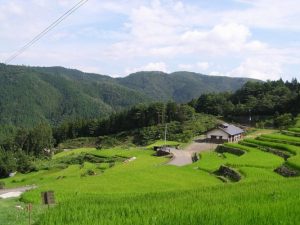 「梼原町神在居」　撮影者：又川範明　撮影地：高知県高岡郡梼原（ゆすはら）町神在居（かんざいこ）　撮影日：2005年8月25日